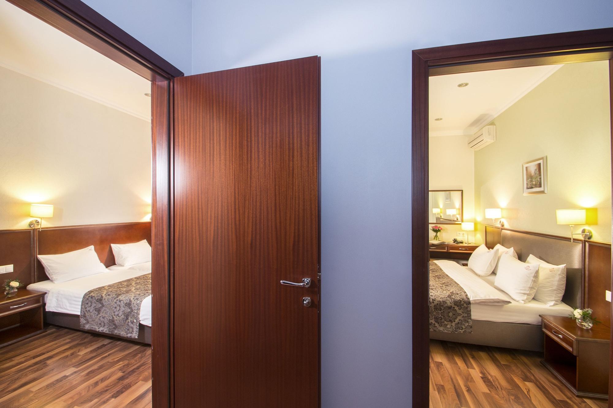 Greguar Hotel By Uhm Kyiv Exterior foto