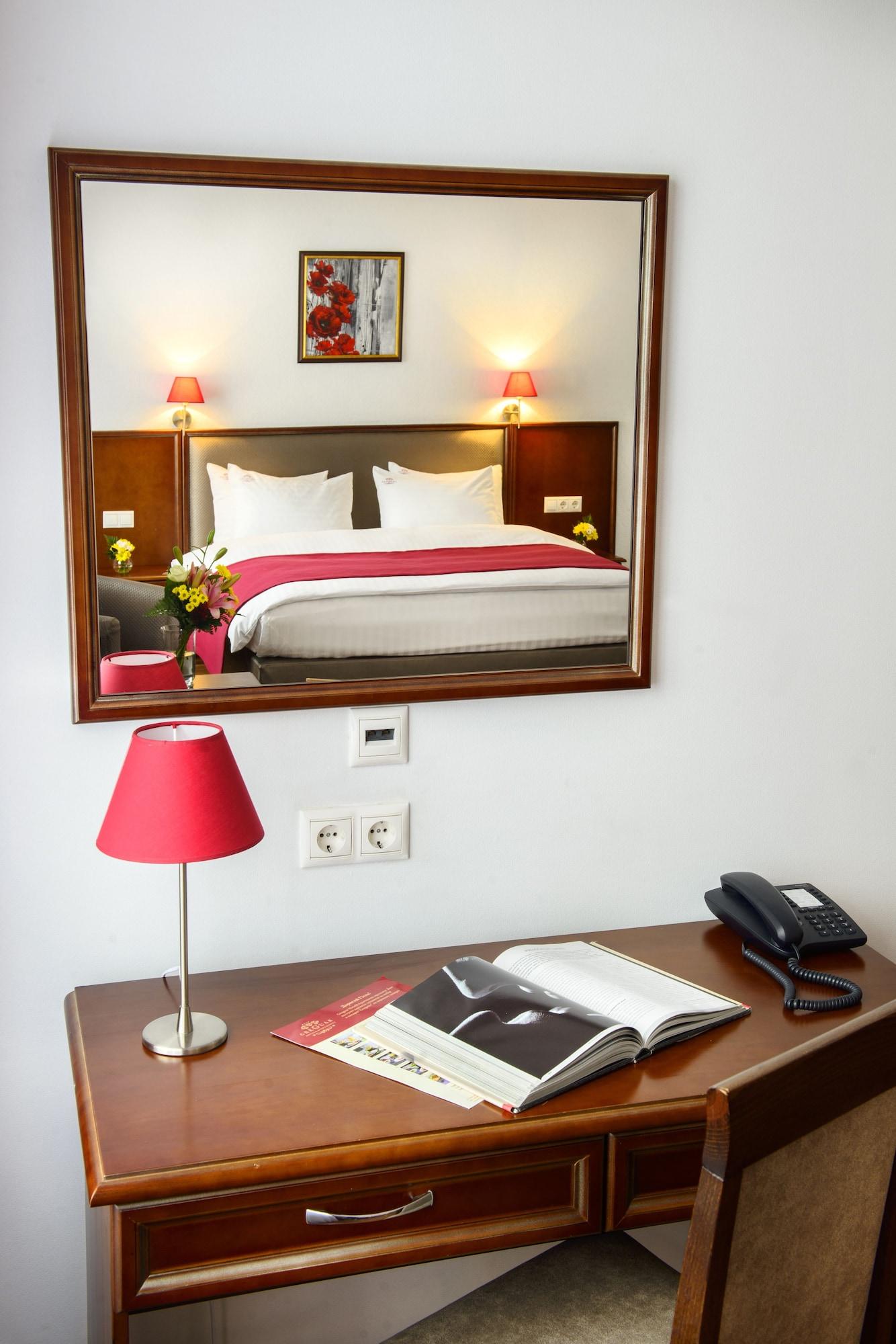 Greguar Hotel By Uhm Kyiv Exterior foto