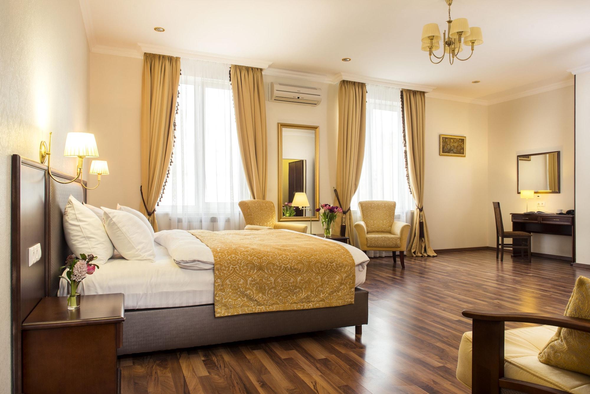 Greguar Hotel By Uhm Kyiv Exterior foto