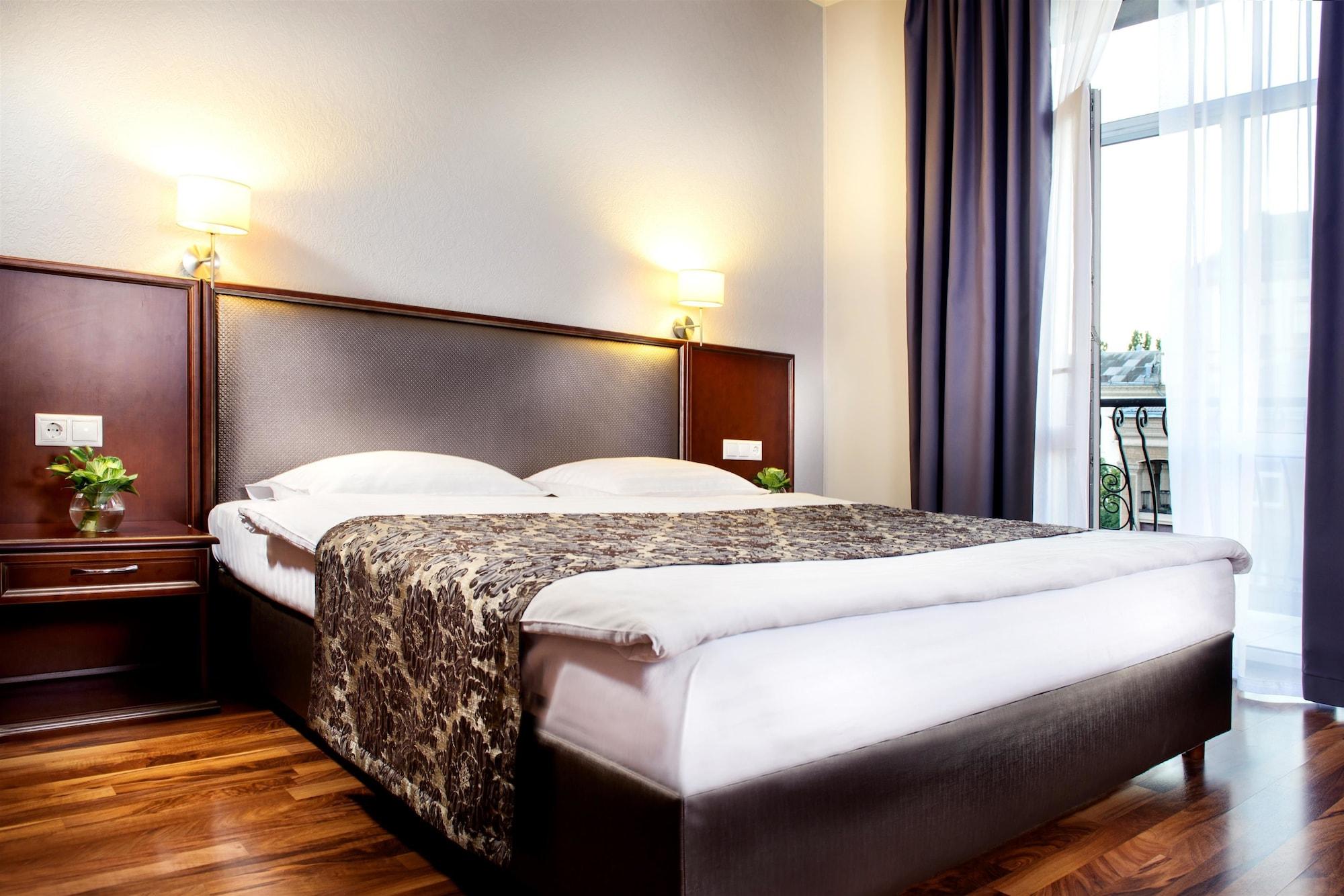 Greguar Hotel By Uhm Kyiv Exterior foto