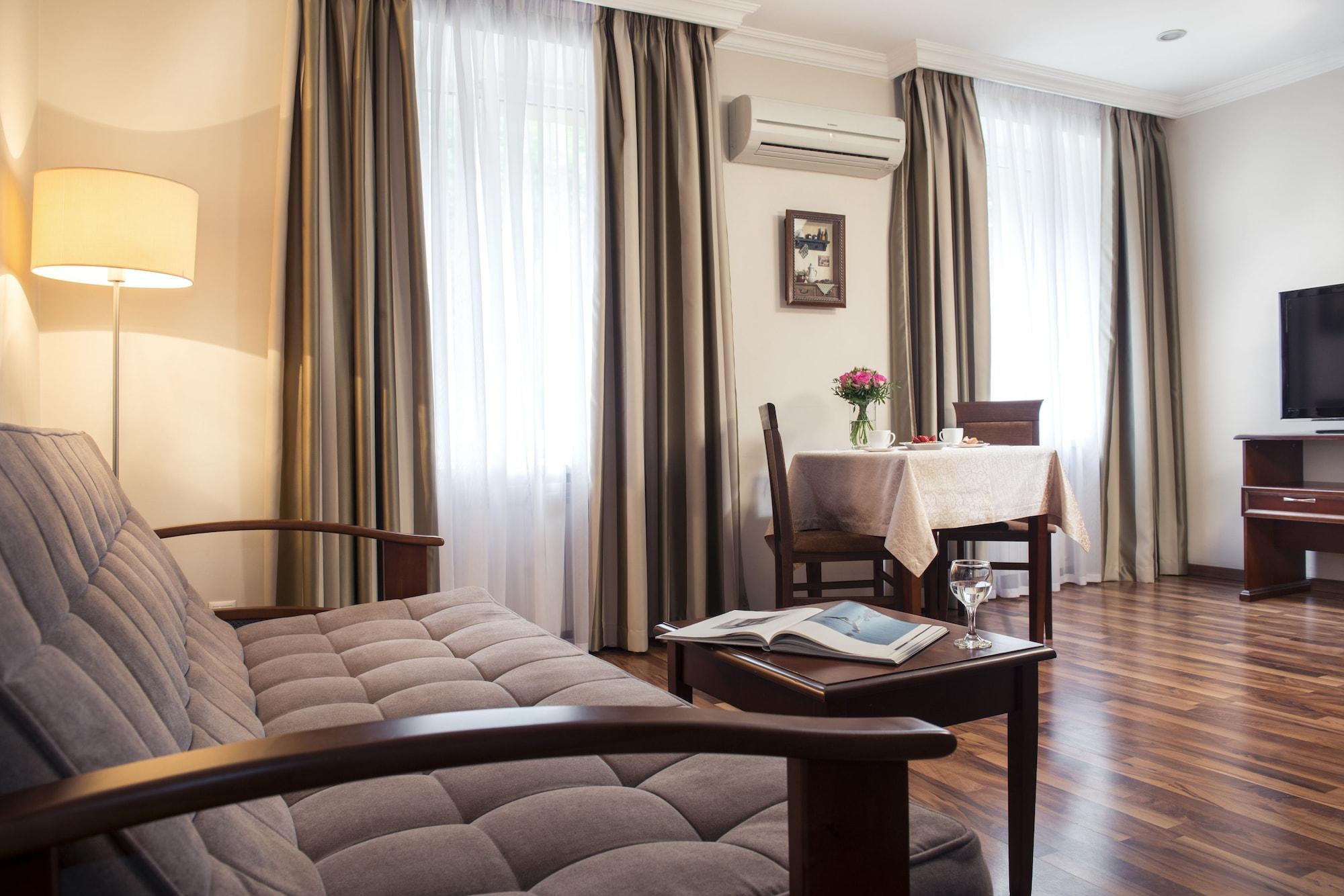 Greguar Hotel By Uhm Kyiv Exterior foto